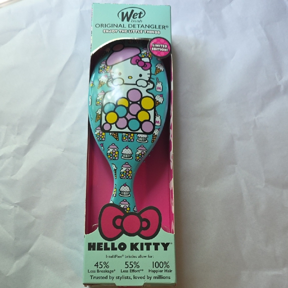 Hello Kitty Limited Edition Detangler Brush NWT